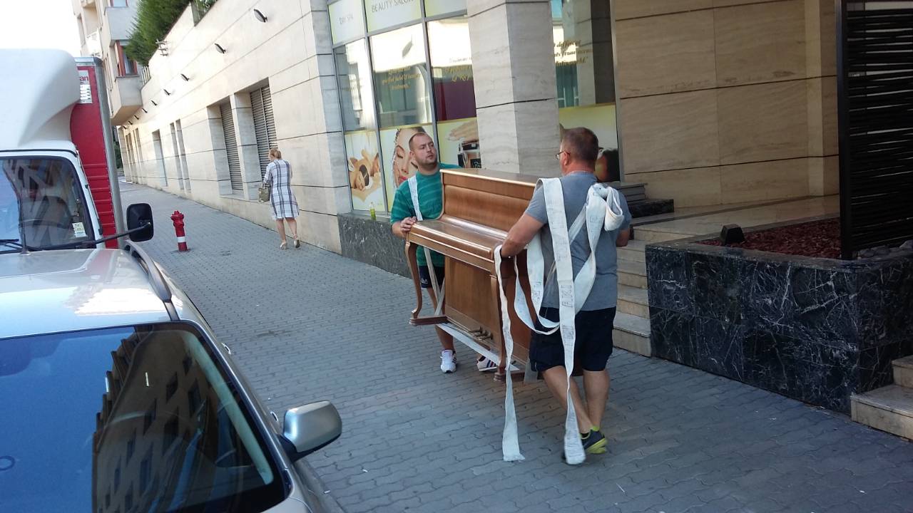 Zongora szállítás